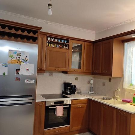 Όμορφο Διαμέρισμα Με 3 Υπνοδωμάτια Атина Екстериор снимка